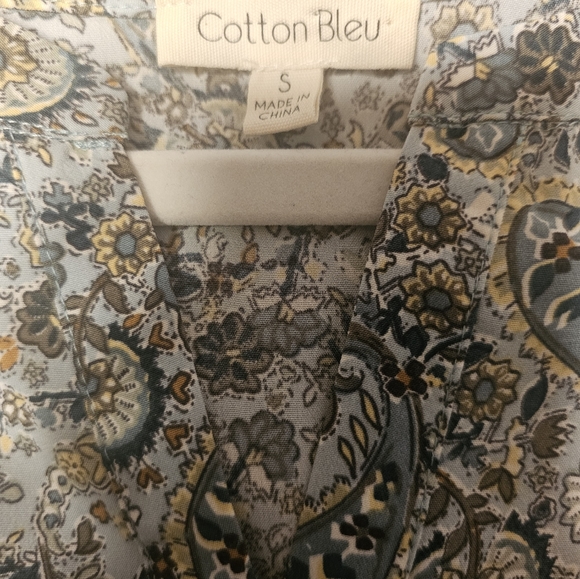 Top - Picture 2 of 2